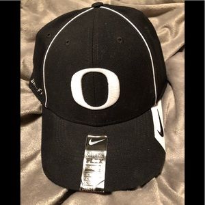 *PRICE IS FIRM*Nike Dri-Fit Oregon Ducks cap